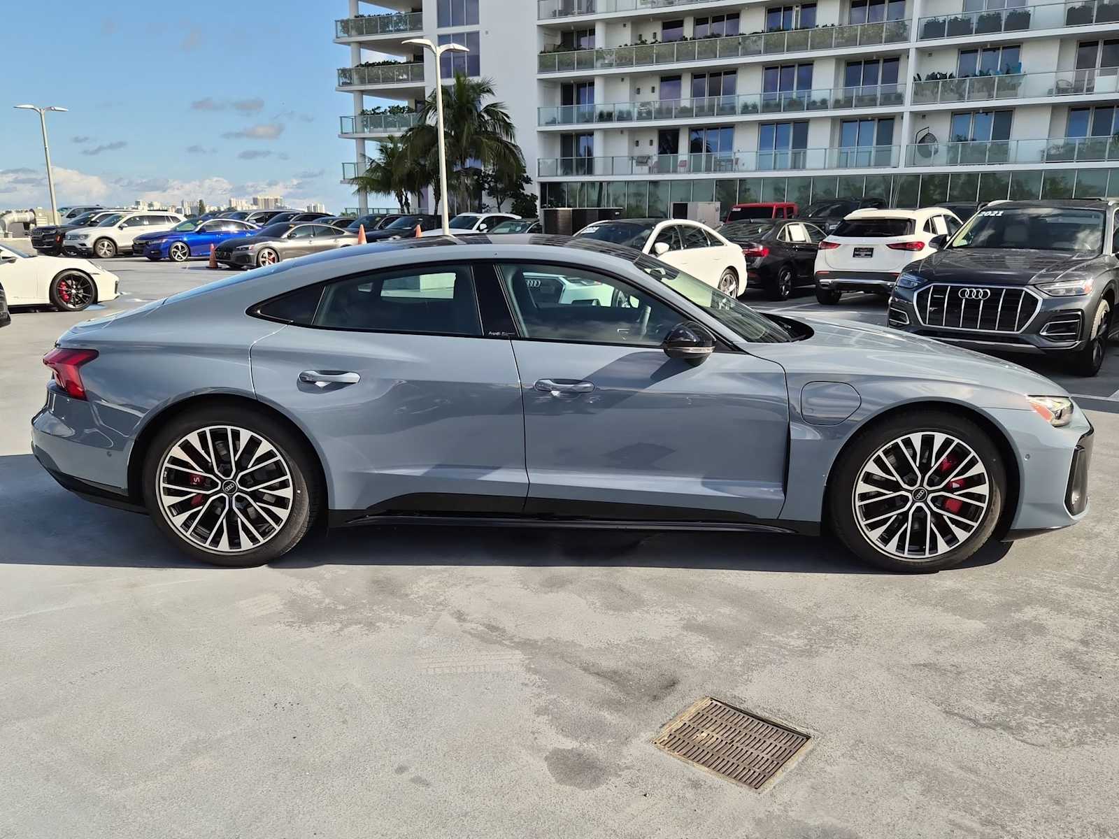 Thumbnail: 2026 Audi e-tron GT - 7