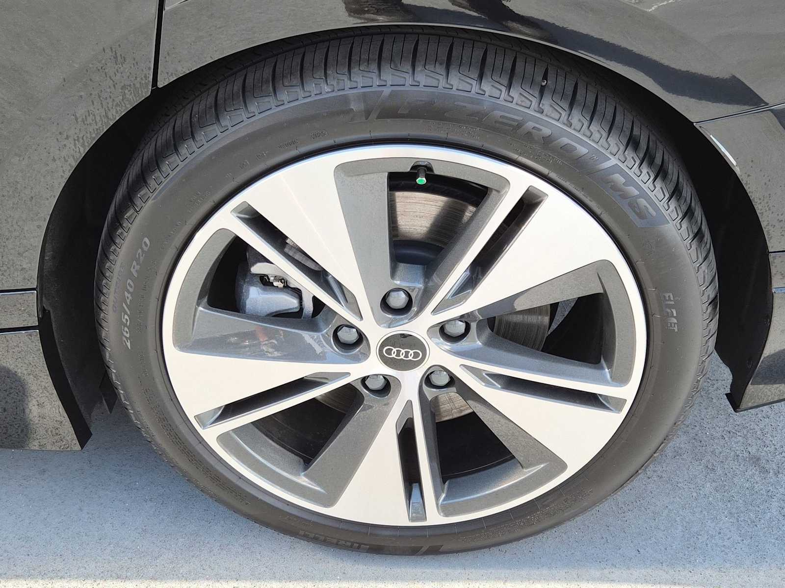 Thumbnail: 2025 Audi e-tron S - 12