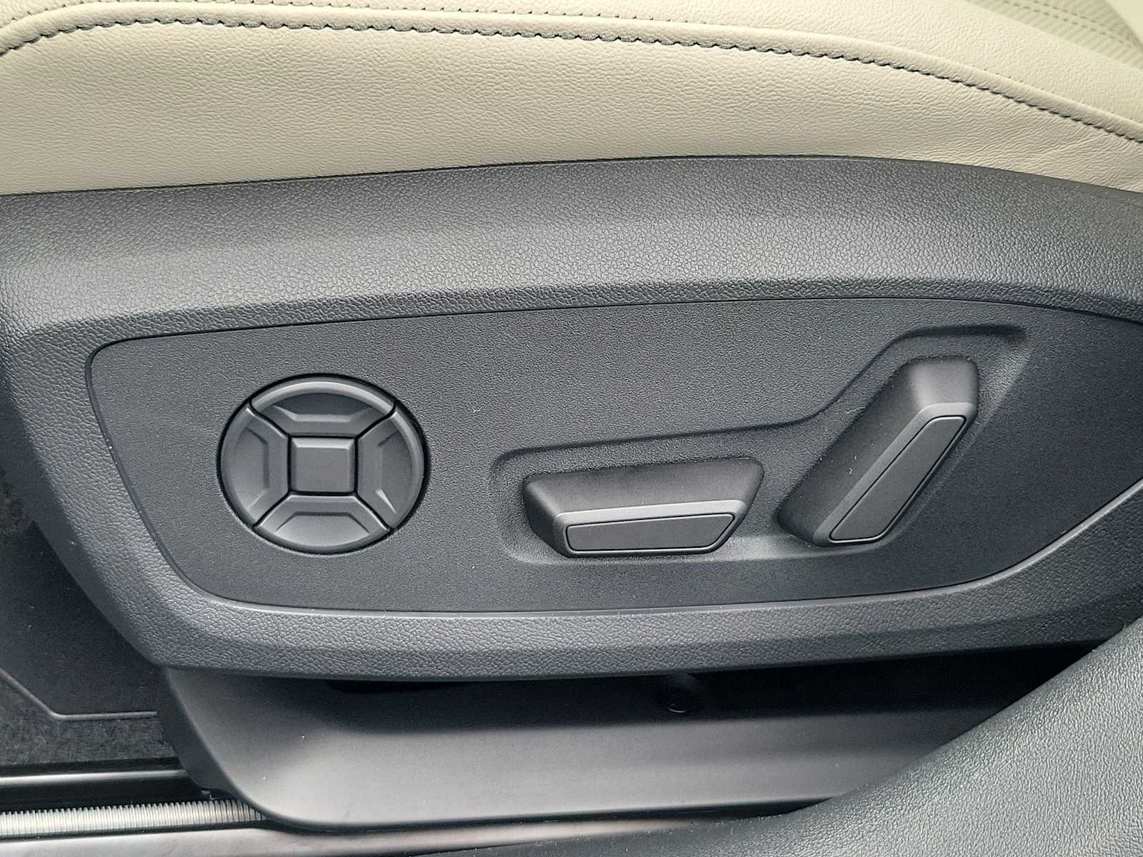 Thumbnail: 2025 Audi A5 - 16