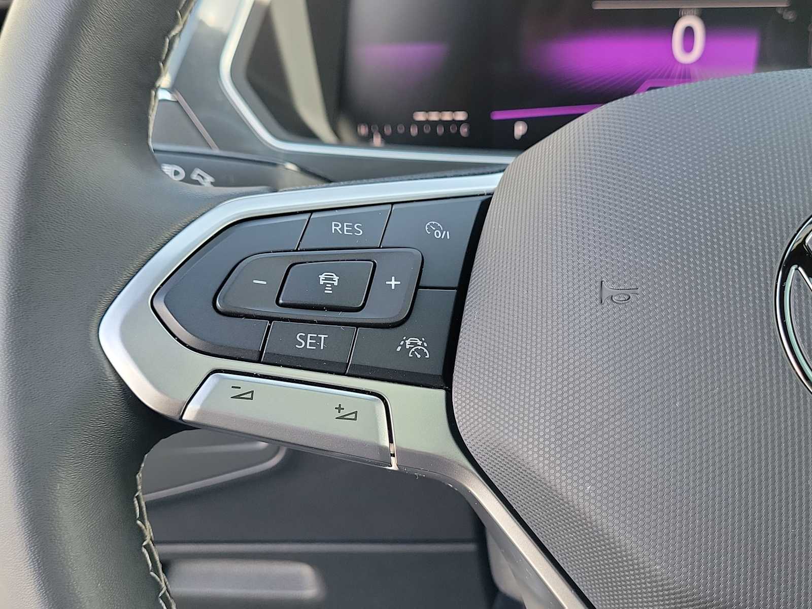 Thumbnail: 2023 Volkswagen Tiguan - 21