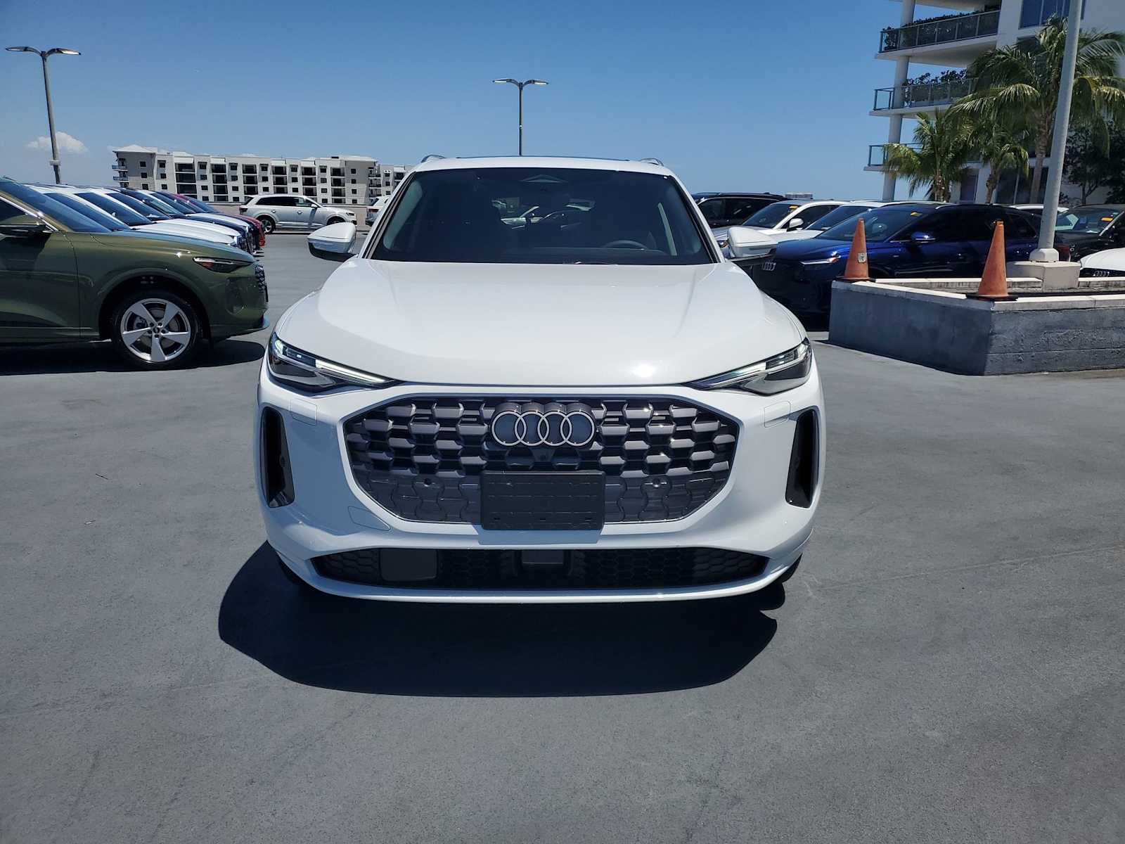 Thumbnail: 2025 Audi Q5 - 9