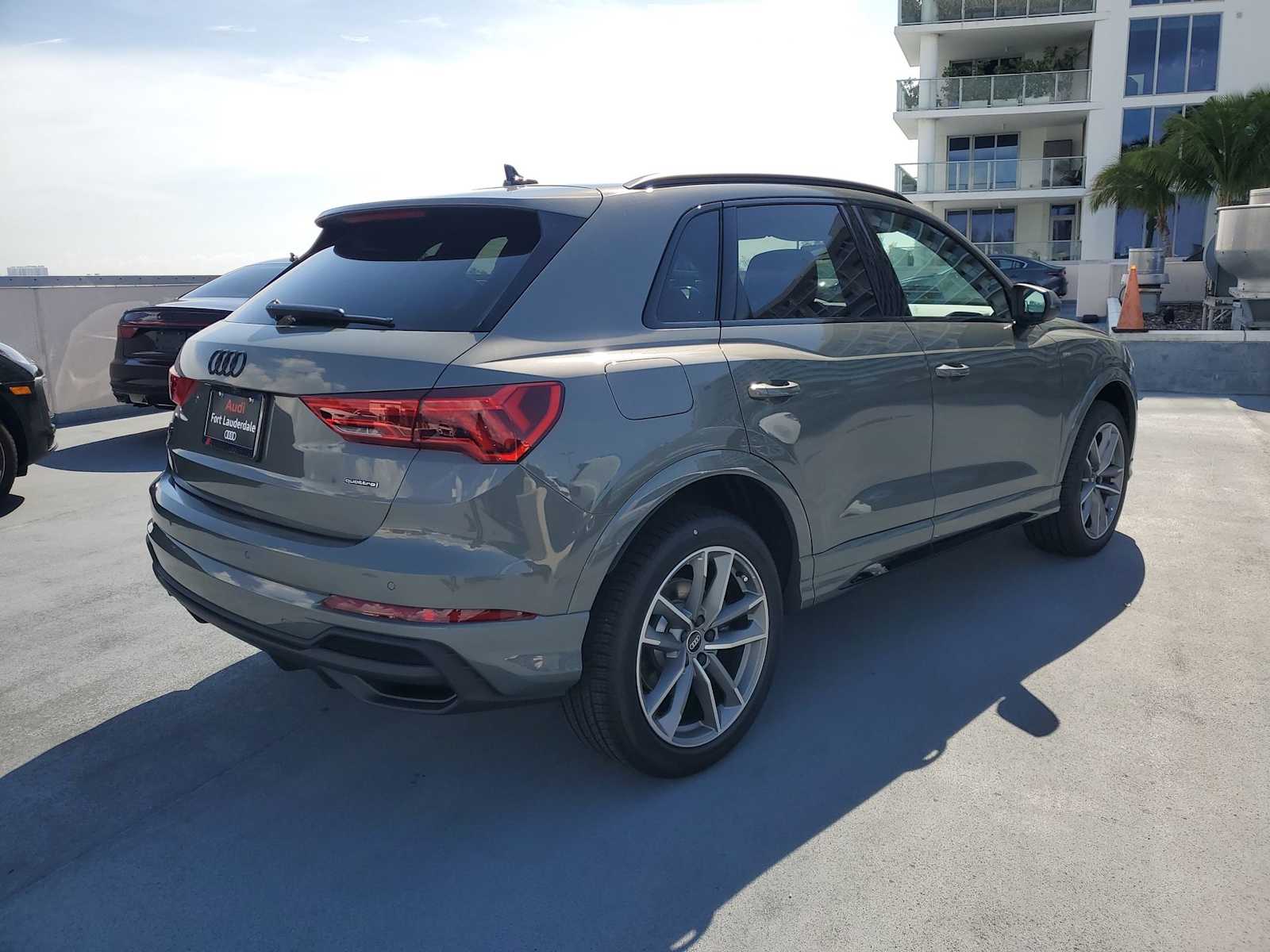 Thumbnail: 2025 Audi Q3 - 6