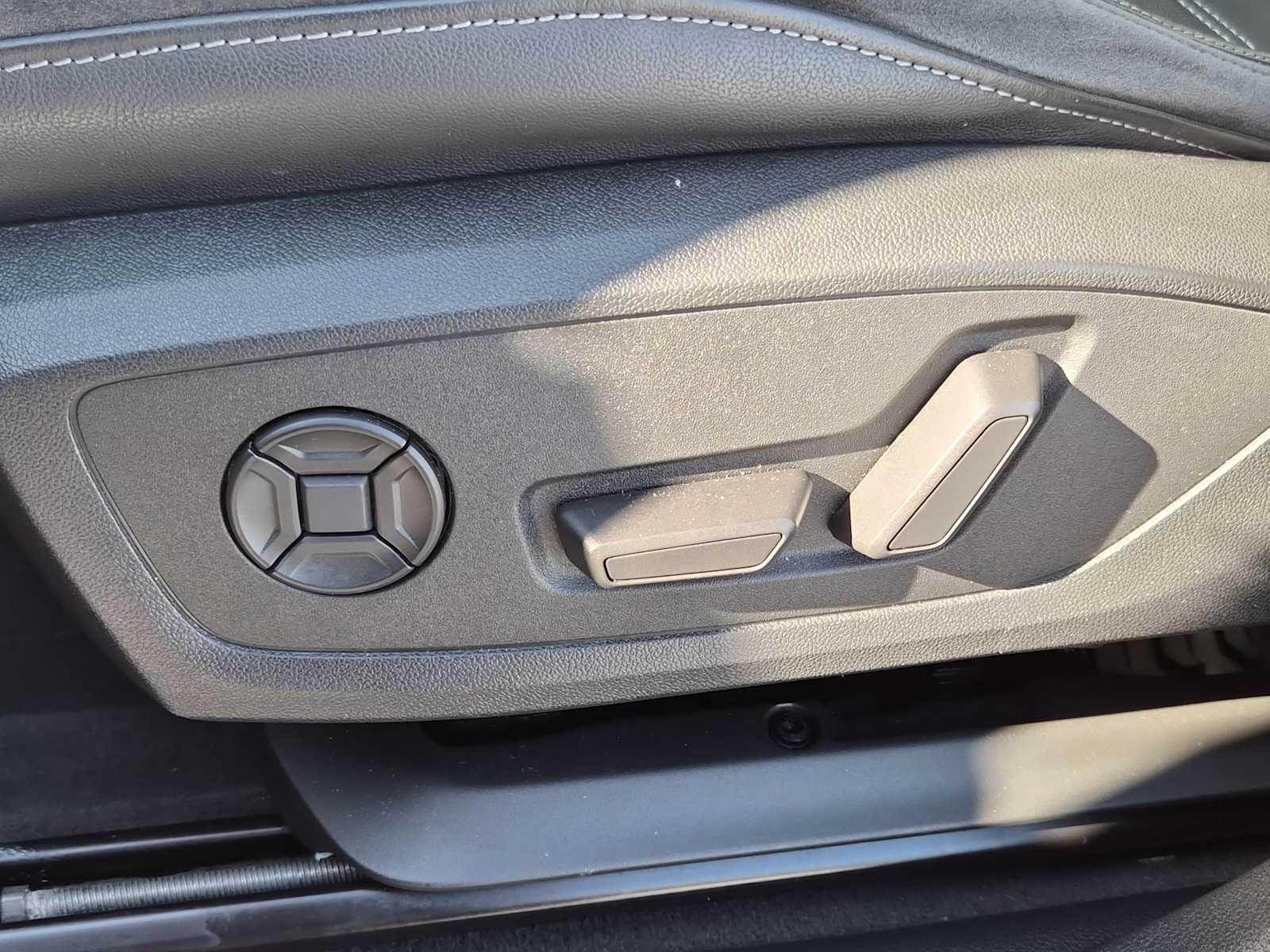 Thumbnail: 2022 Audi Q3 - 16