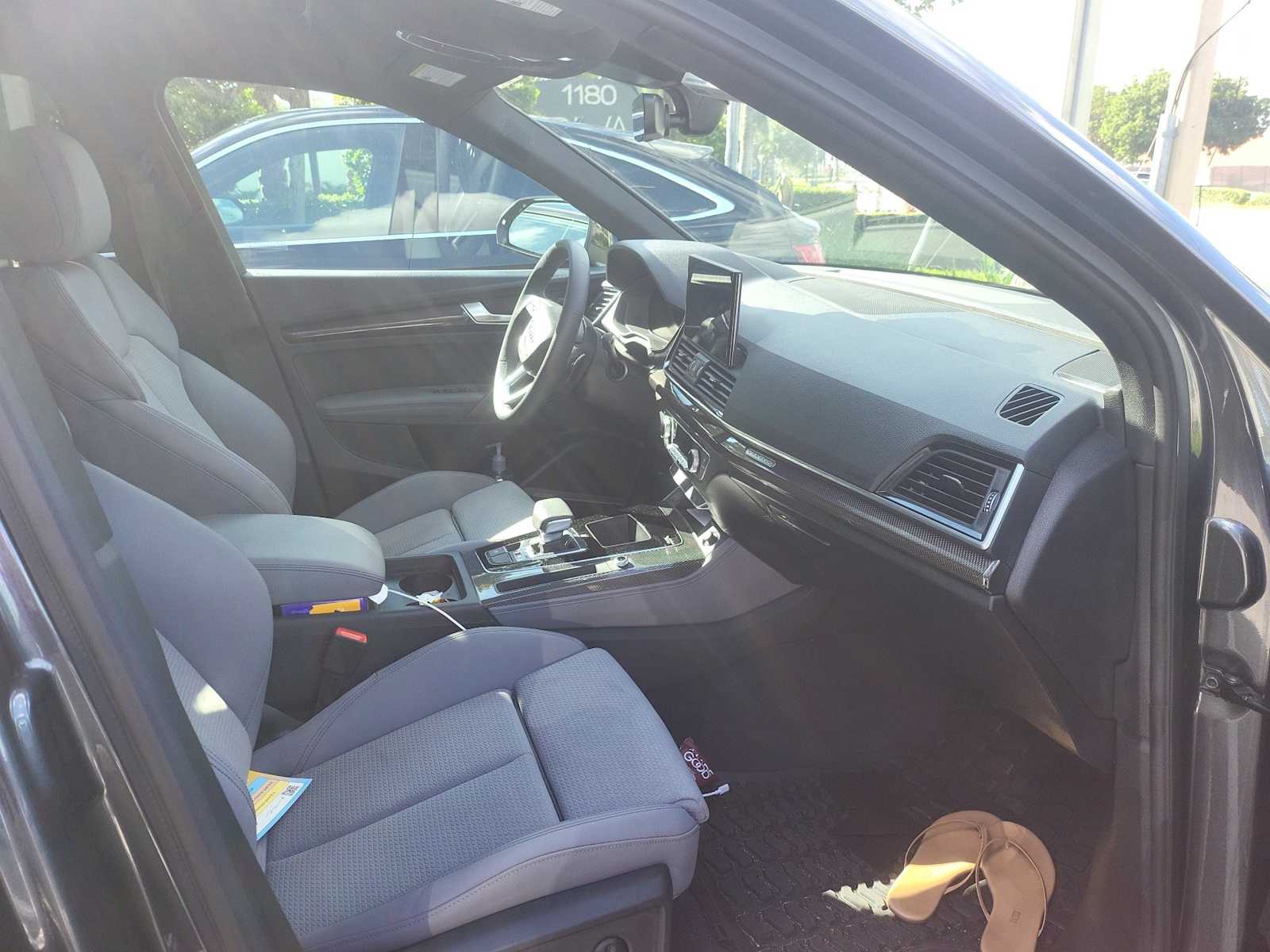 Thumbnail: 2025 Audi SQ5 - 2