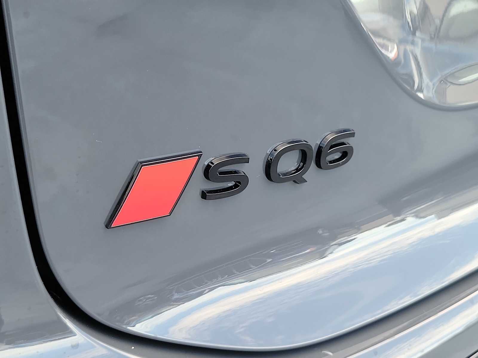Thumbnail: 2025 Audi SQ6 e-tron - 11