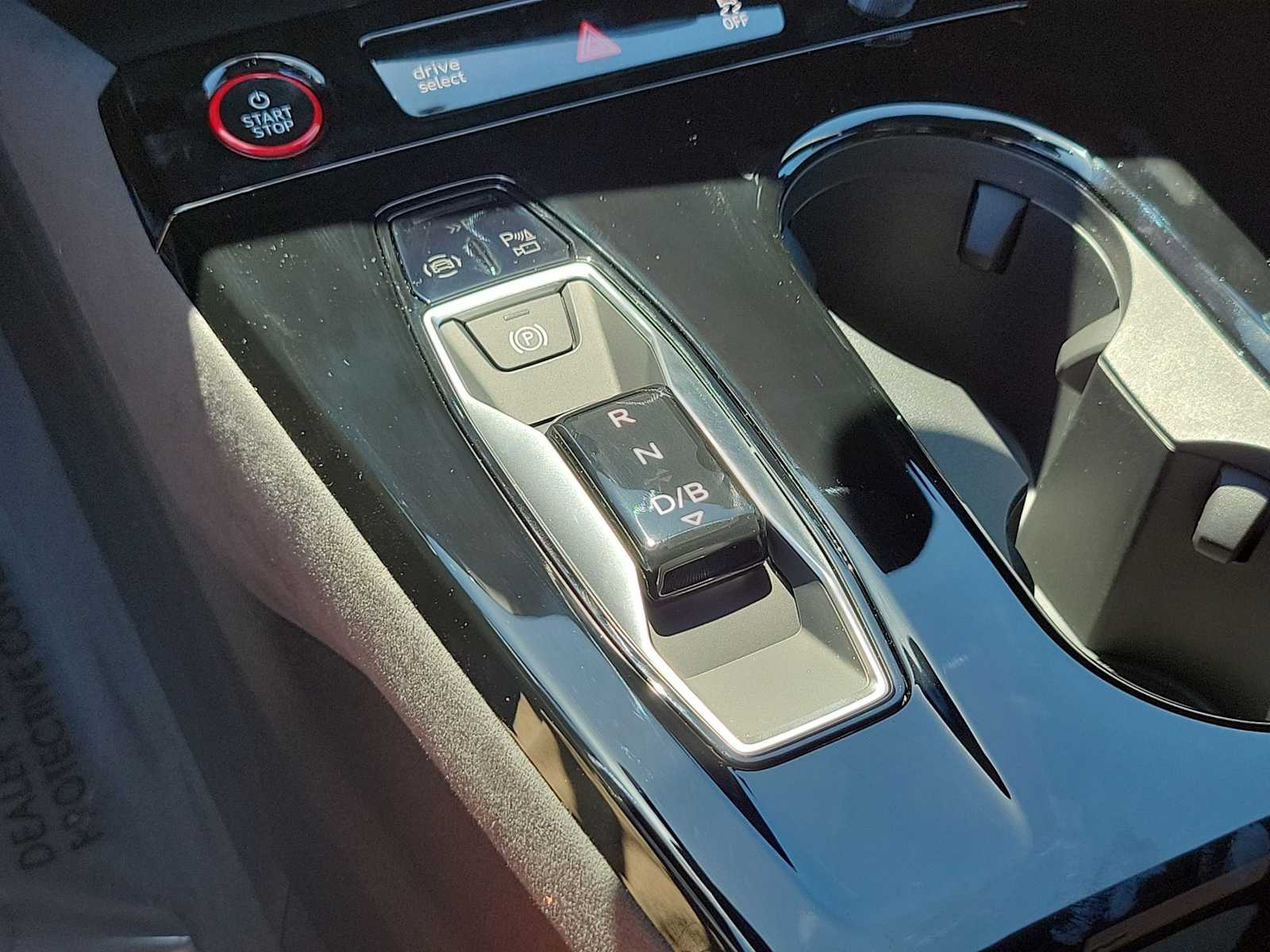 Thumbnail: 2025 Audi e-tron S - 25