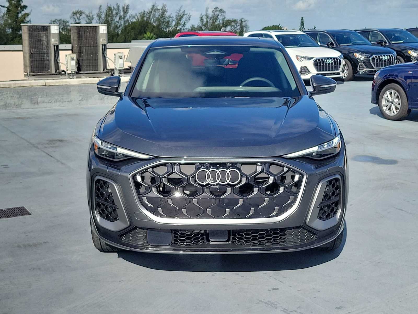 Thumbnail: 2025 Audi Q5 - 9