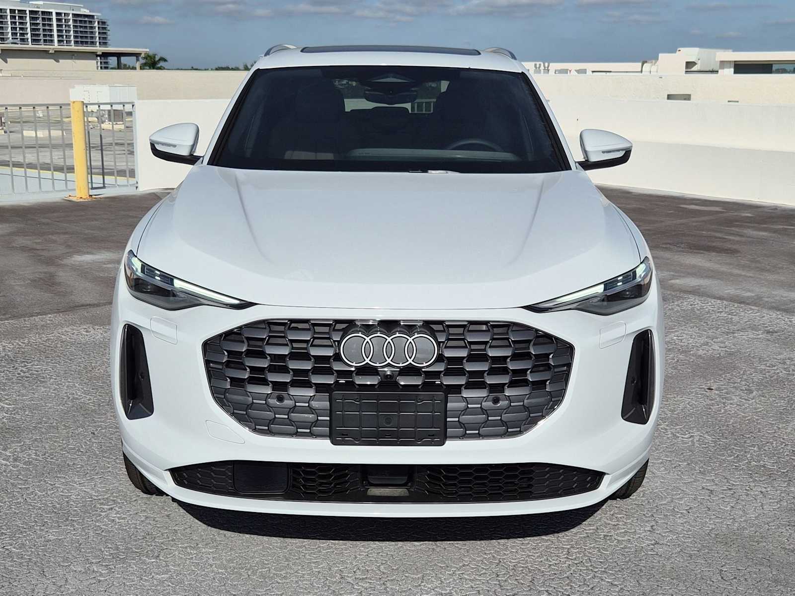 Thumbnail: 2025 Audi Q5 - 9