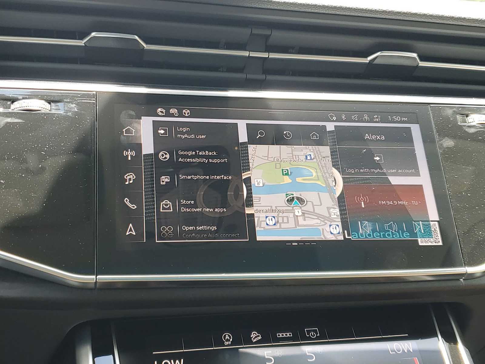 Thumbnail: 2025 Audi Q8 - 19