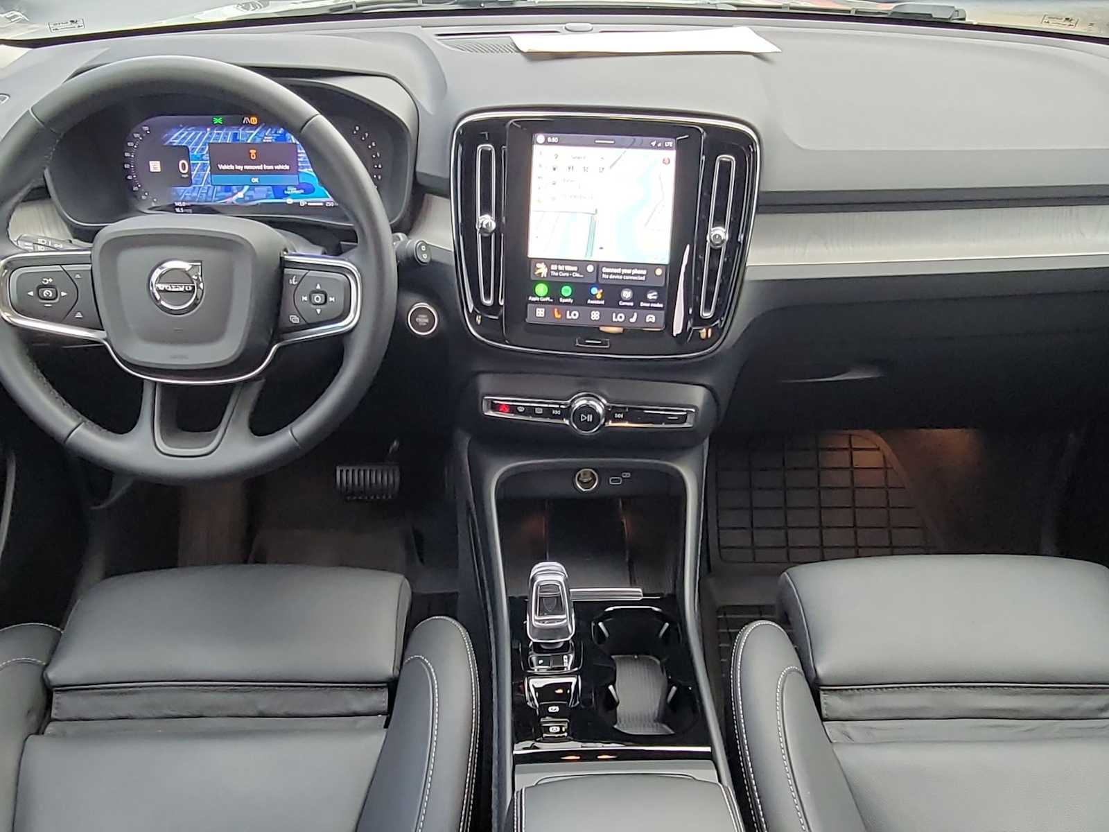 Thumbnail: 2024 Volvo XC40 - 14