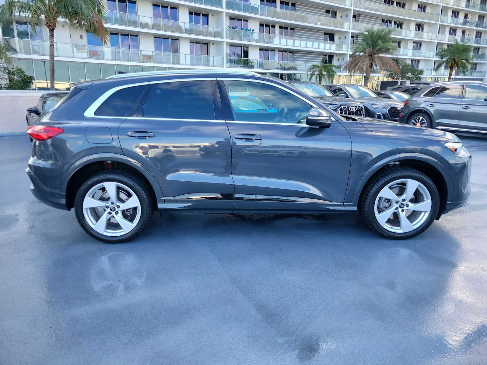 Thumbnail: 2025 Audi Q5 - 7