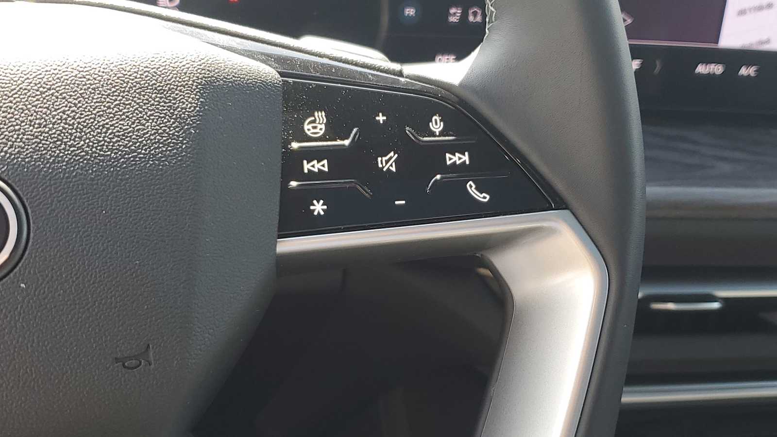 Thumbnail: 2025 Audi Q5 - 25