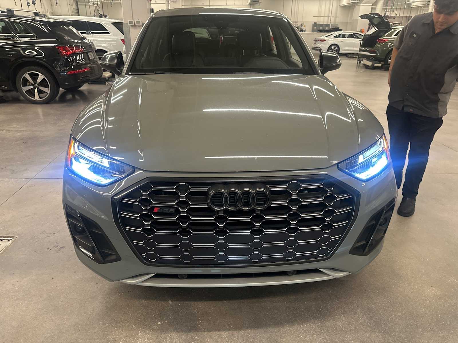Thumbnail: 2022 Audi SQ5 - 2