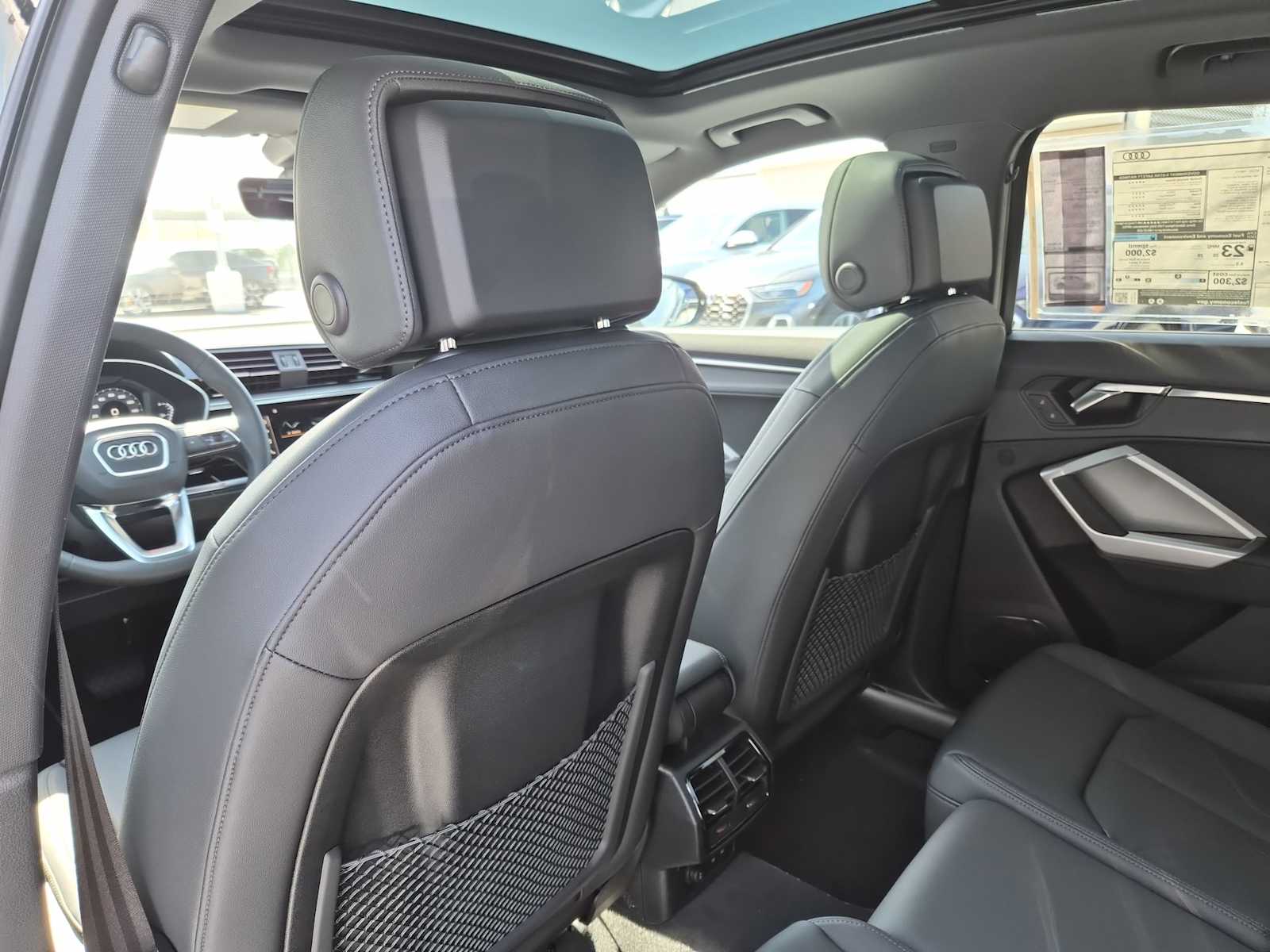 Thumbnail: 2025 Audi Q3 - 17