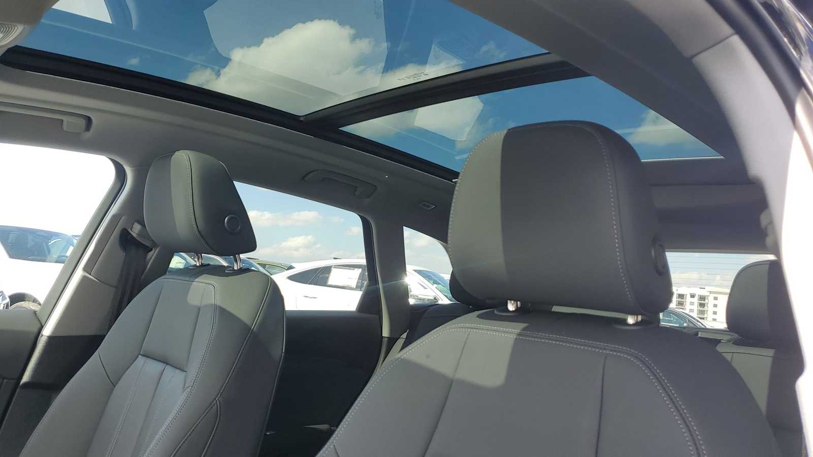 Thumbnail: 2025 Audi Q5 - 19