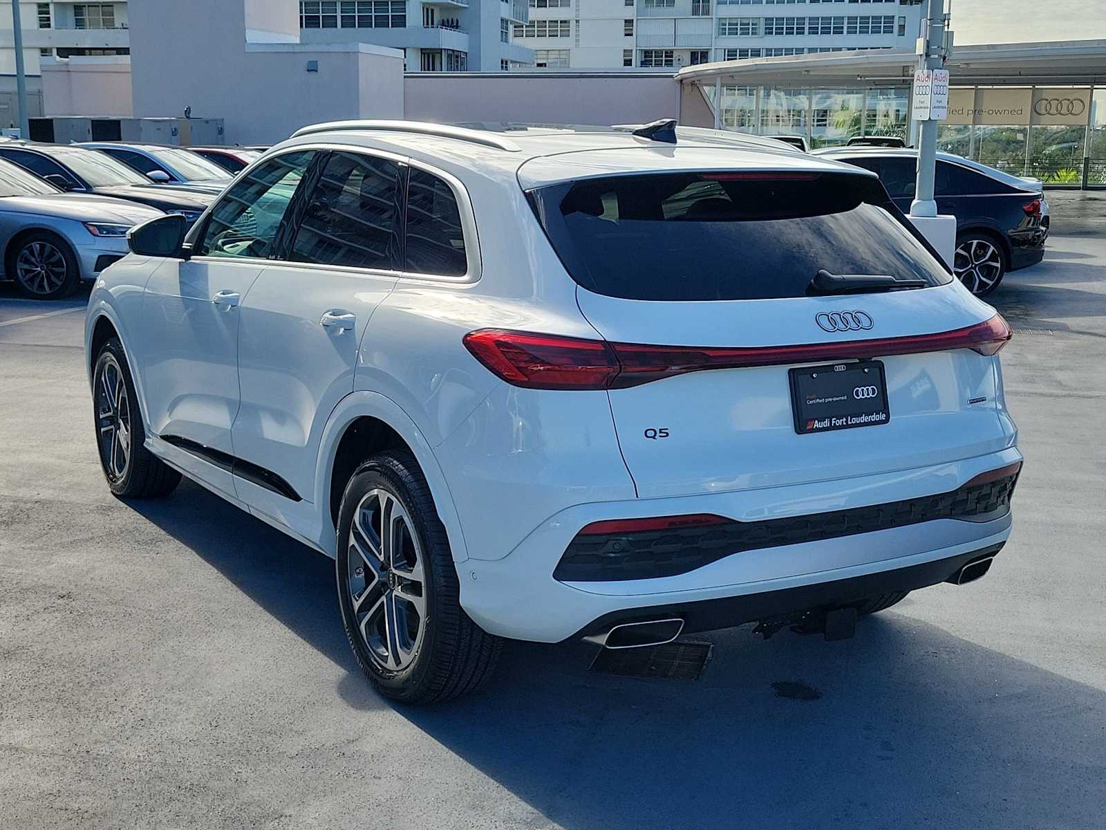 Thumbnail: 2025 Audi Q5 - 4