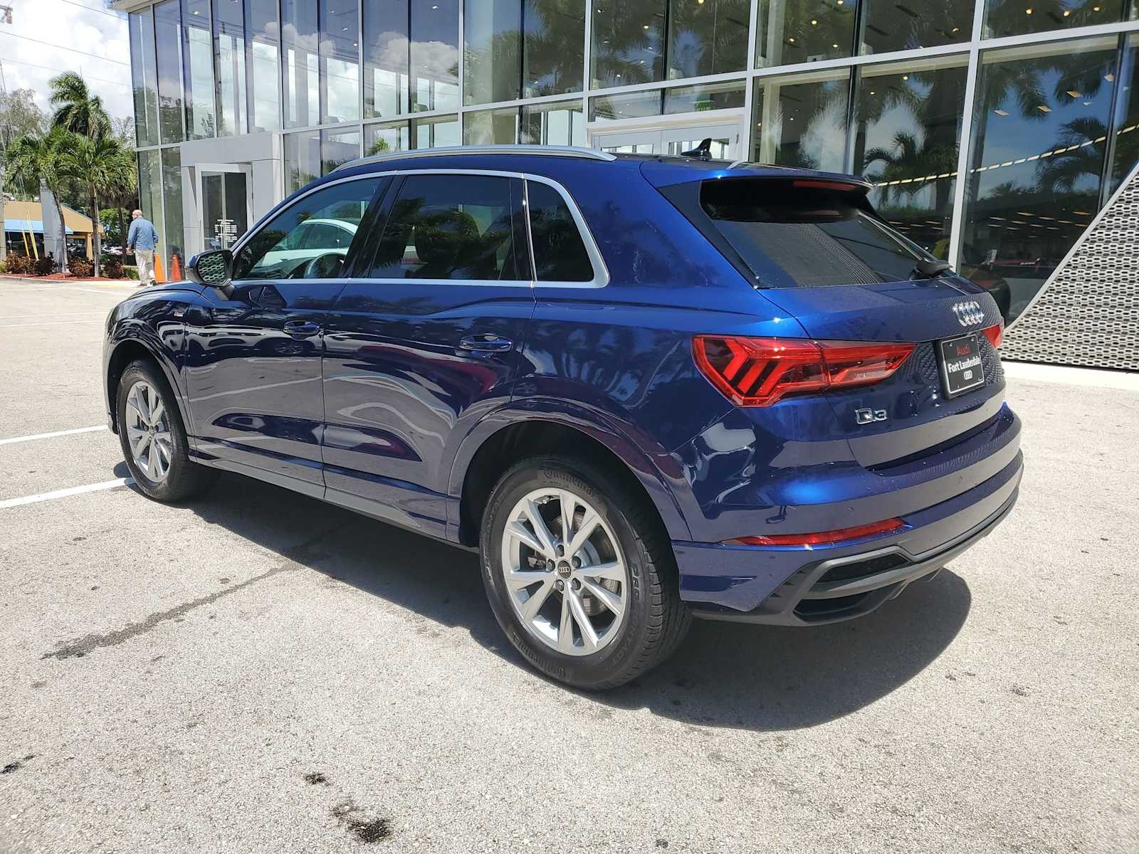 Thumbnail: 2025 Audi Q3 - 4