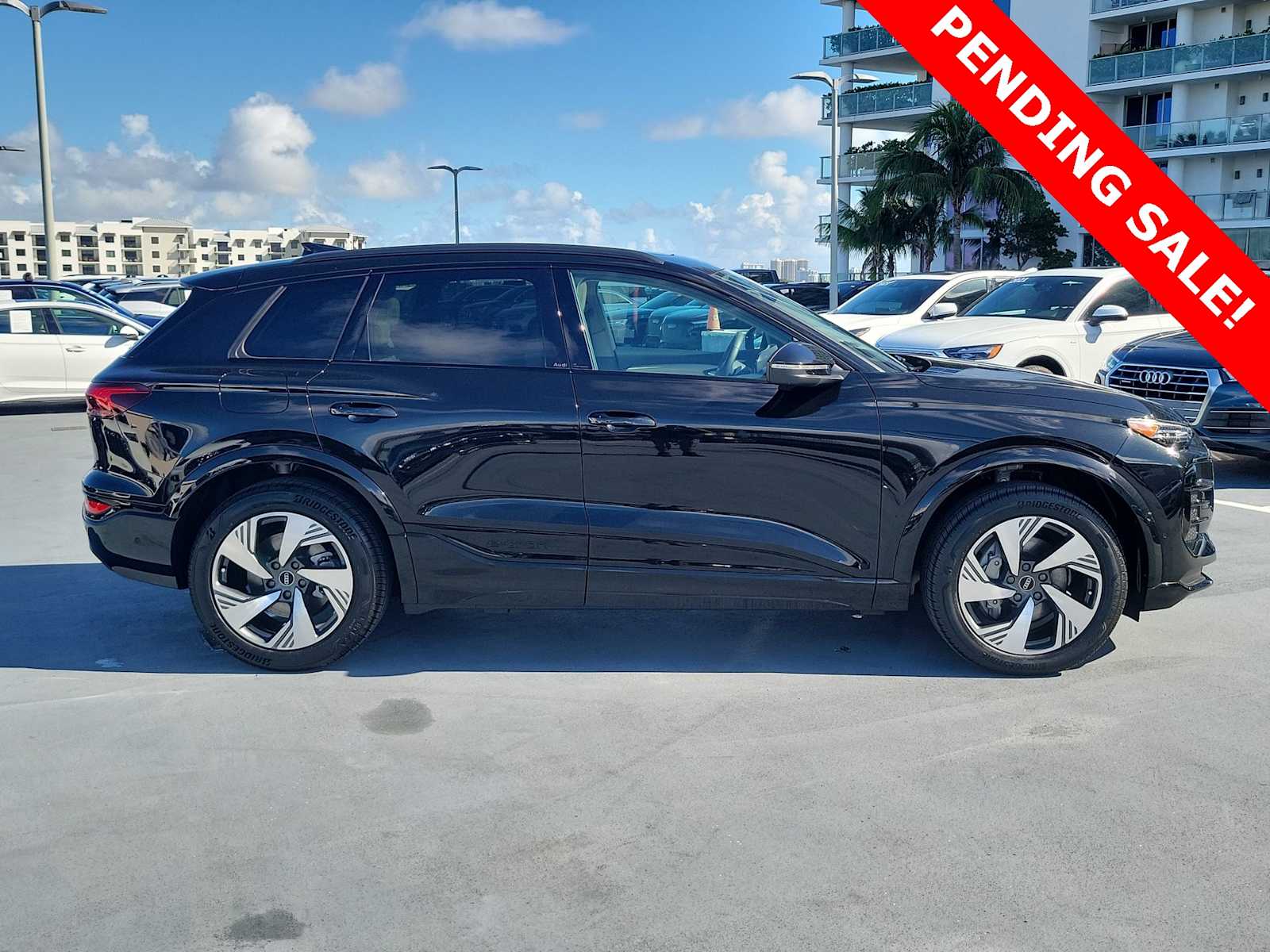 Thumbnail: 2025 Audi Q6 e-tron - 7