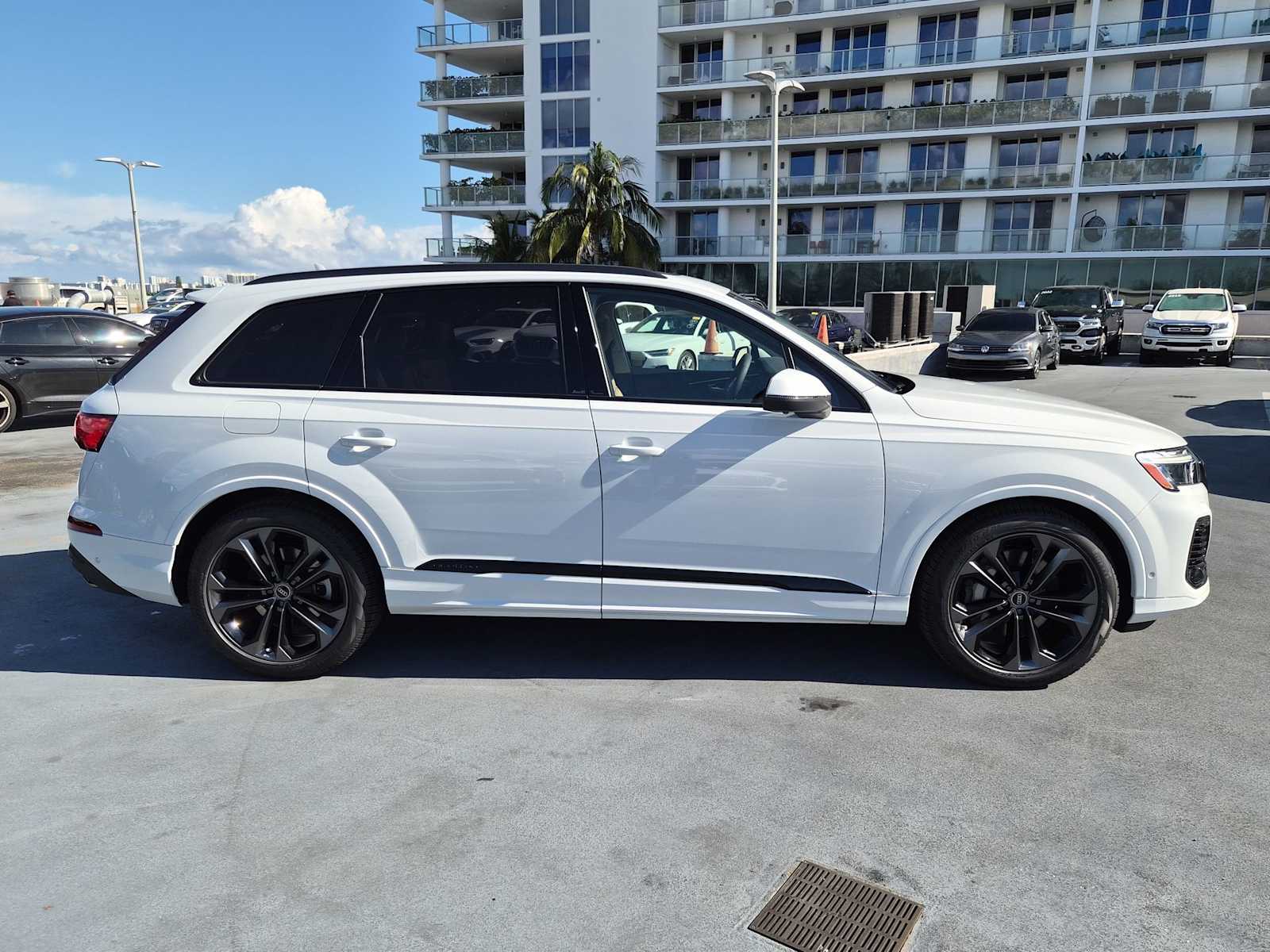 Thumbnail: 2026 Audi Q7 - 7