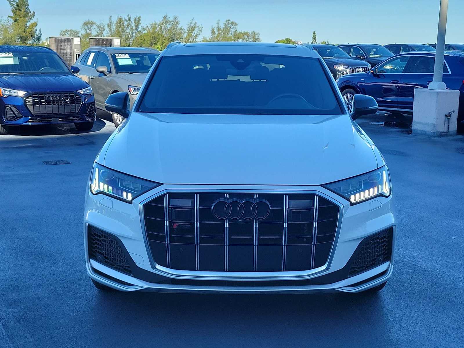 Thumbnail: 2023 Audi SQ7 - 9