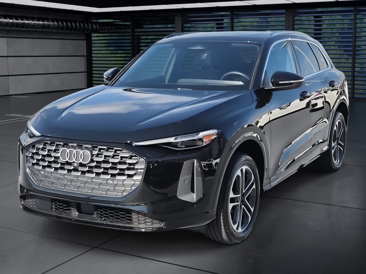 Thumbnail: 2025 Audi Q5 - 1