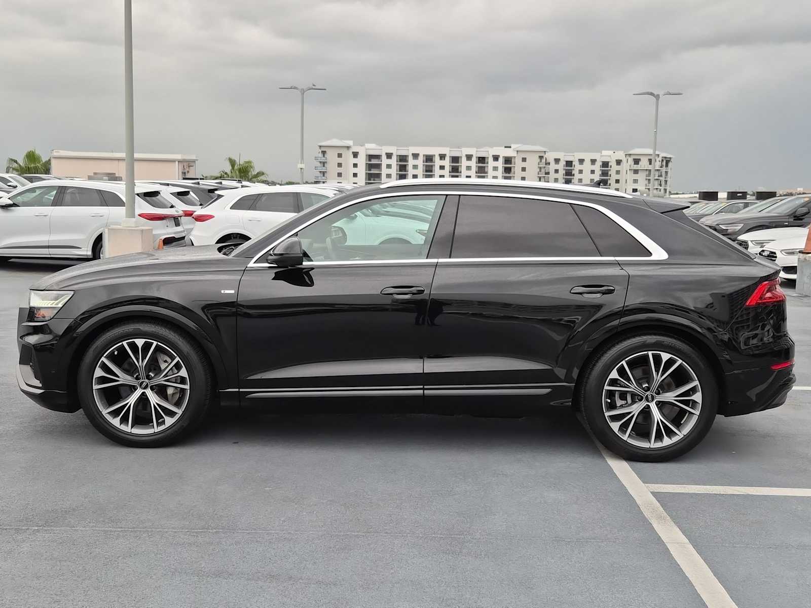 Thumbnail: 2023 Audi Q8 - 3