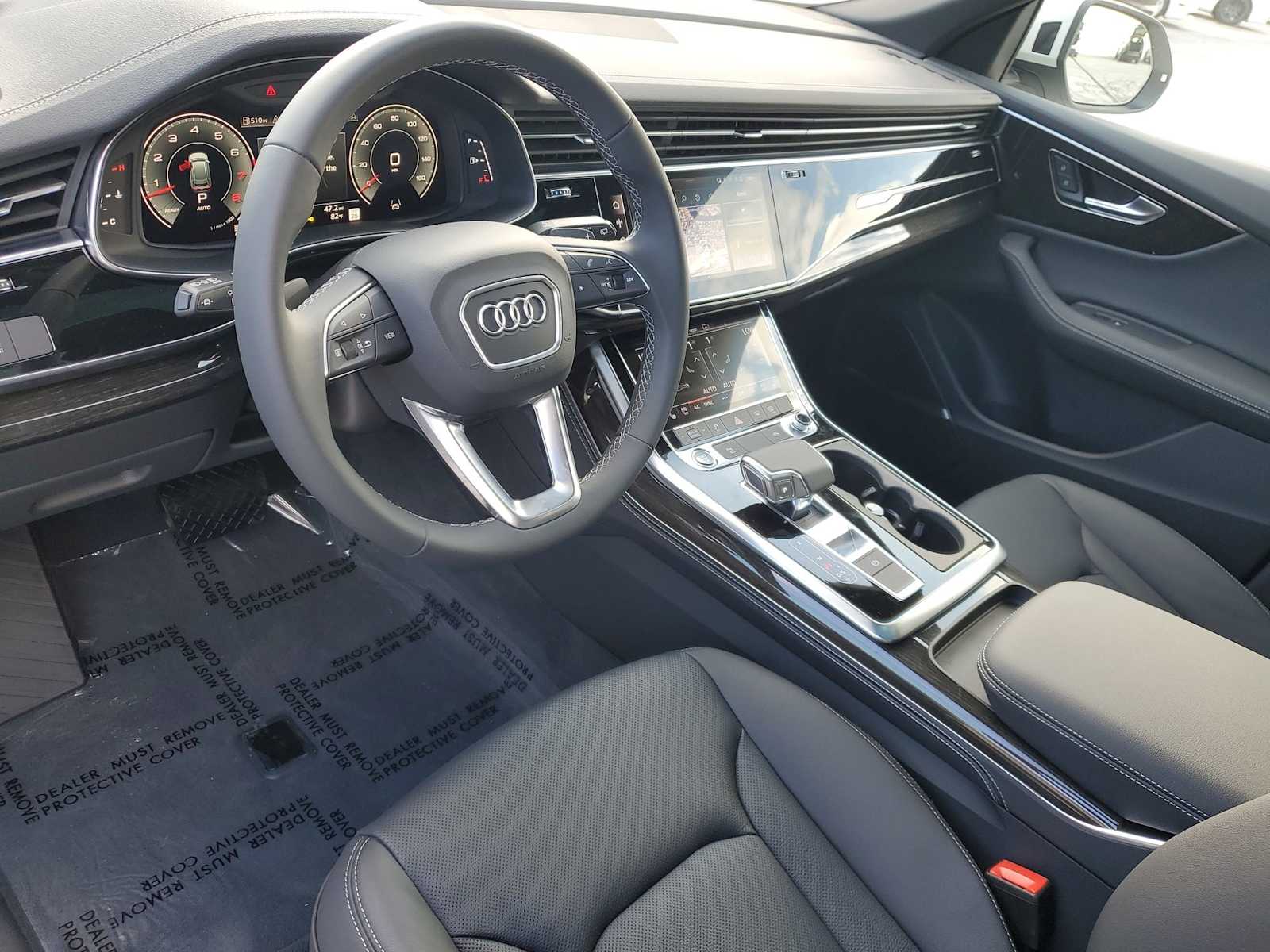 2025 Audi Q8 55 Premium Plus photo 2