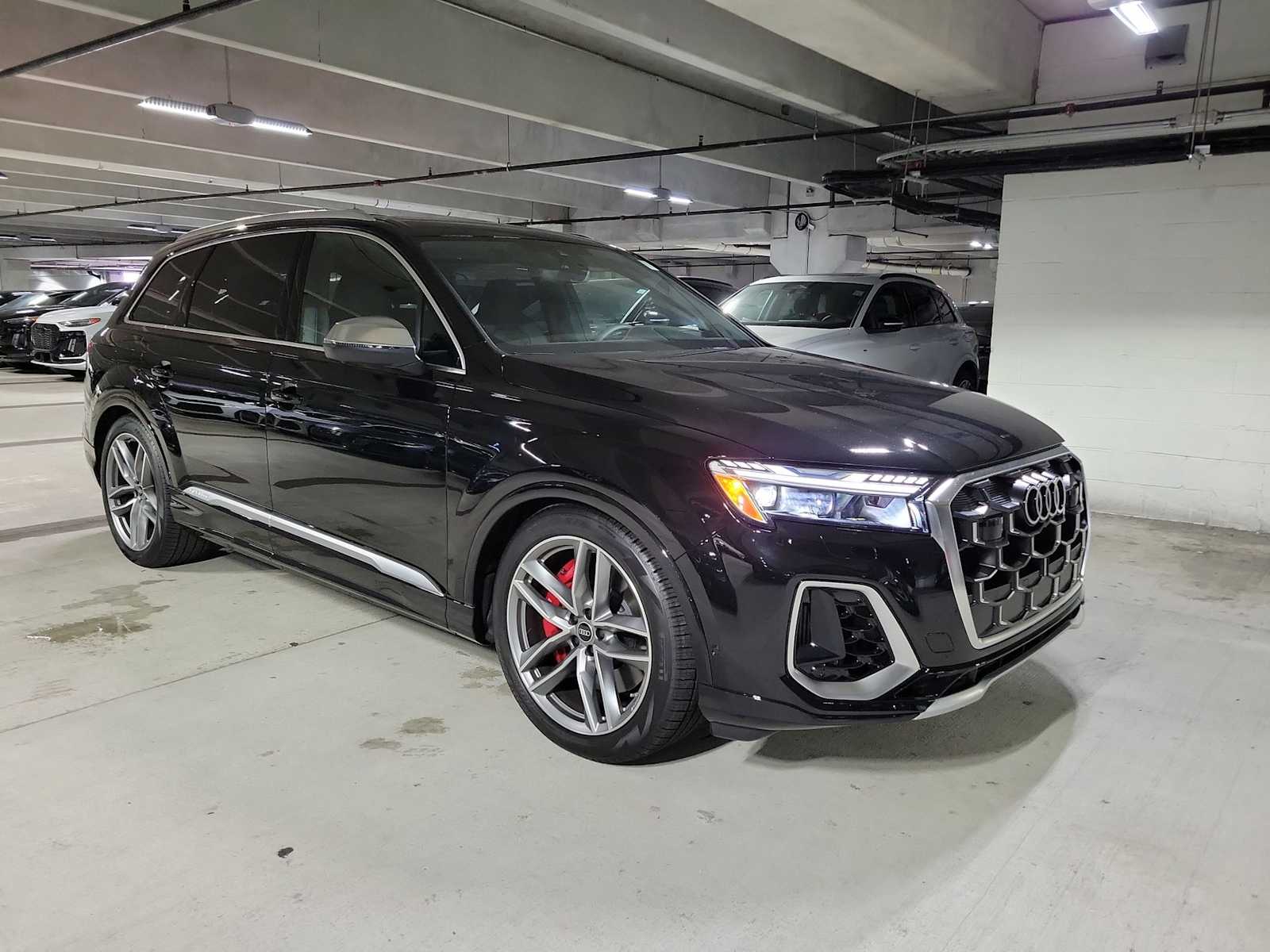 Thumbnail: 2026 Audi SQ7 - 7