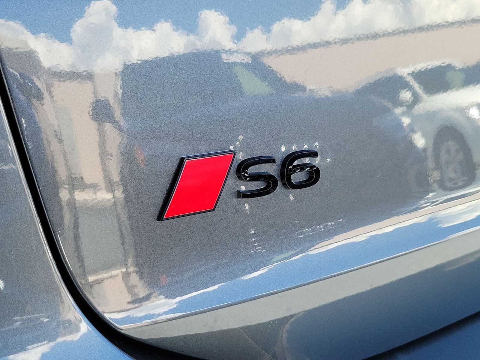 Thumbnail: 2025 Audi e-tron S - 11