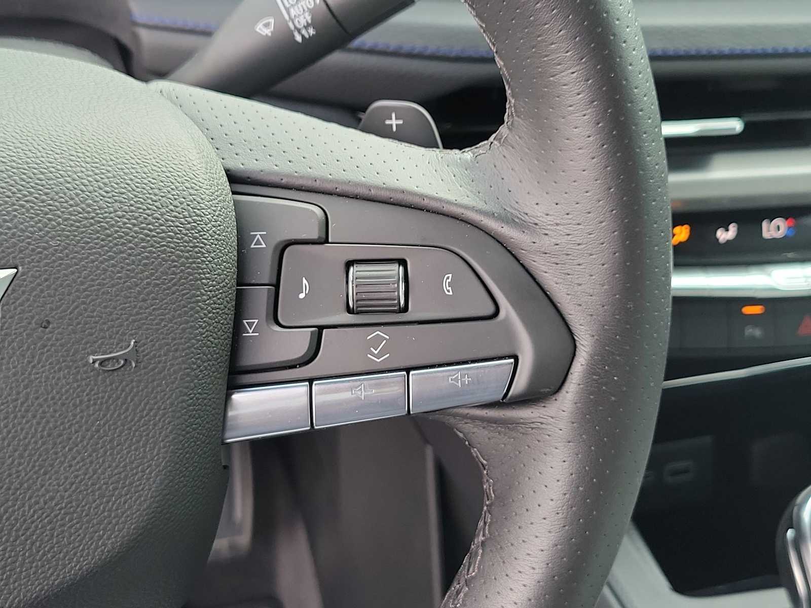 Thumbnail: 2024 Cadillac XT4 - 21