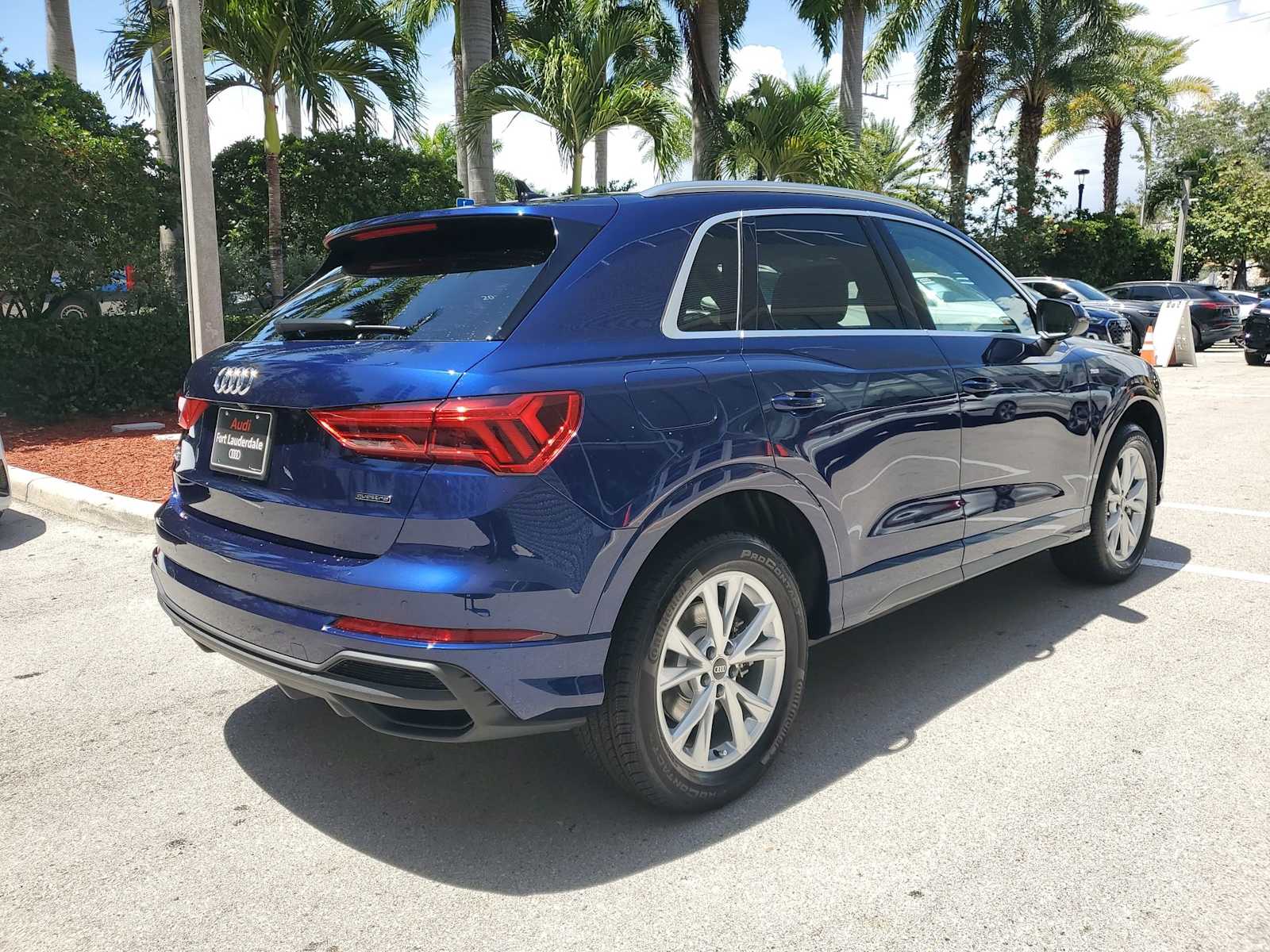 Thumbnail: 2025 Audi Q3 - 6