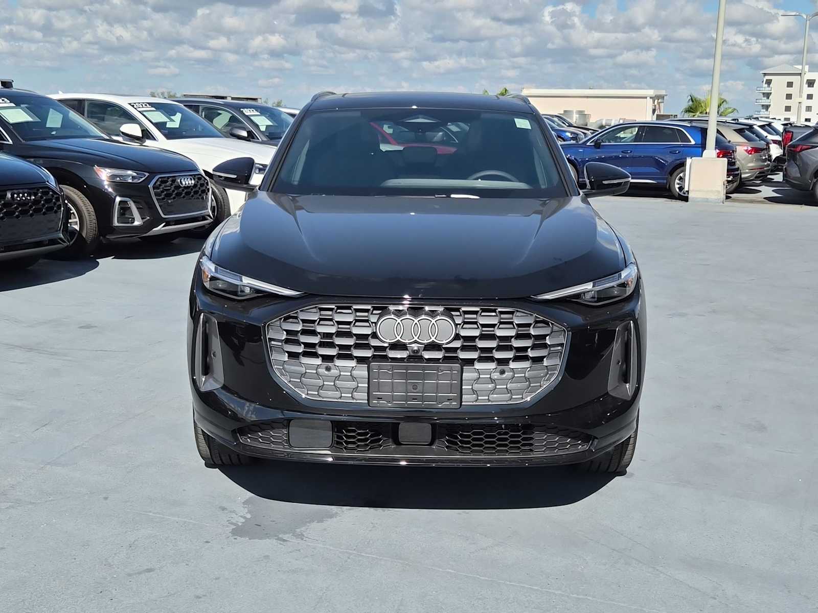 Thumbnail: 2025 Audi Q5 - 9