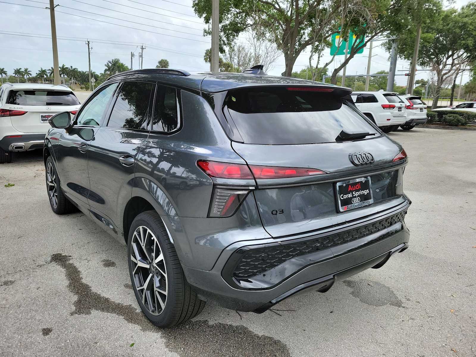 Thumbnail: 2026 Audi Q3 - 4