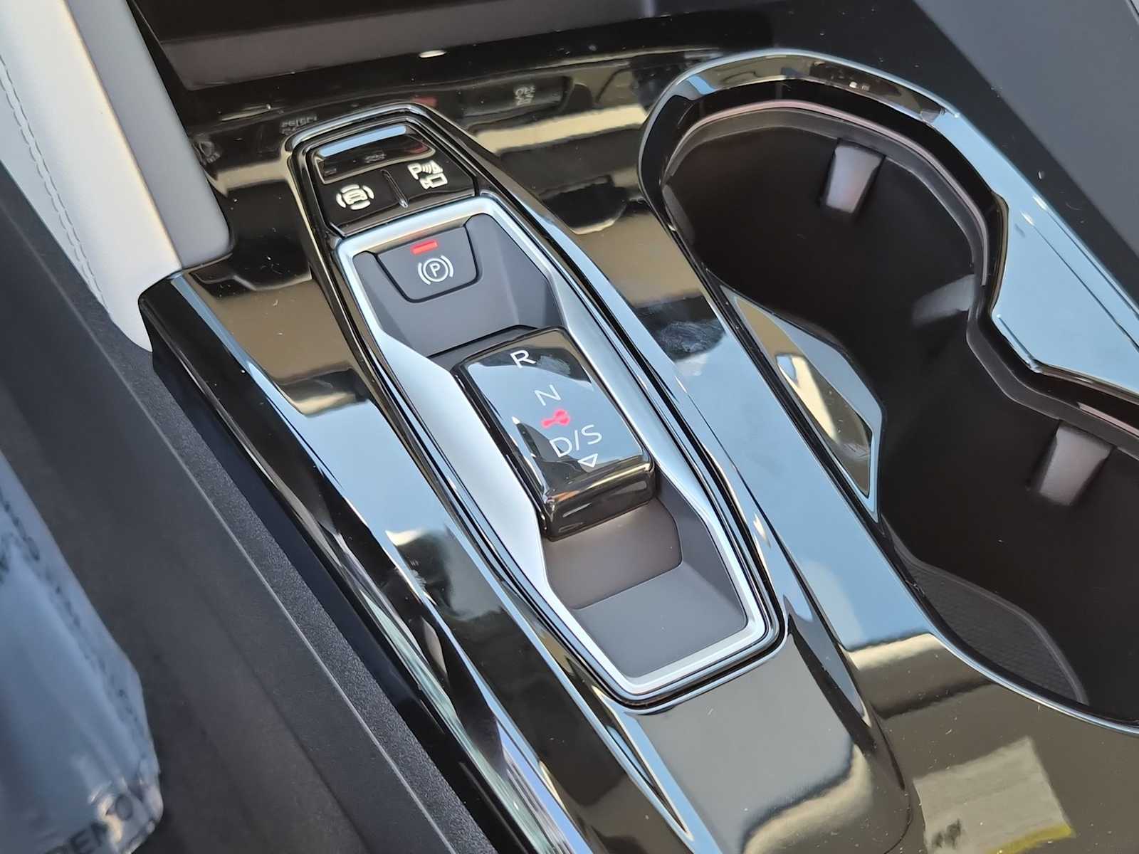 Thumbnail: 2025 Audi Q5 - 25