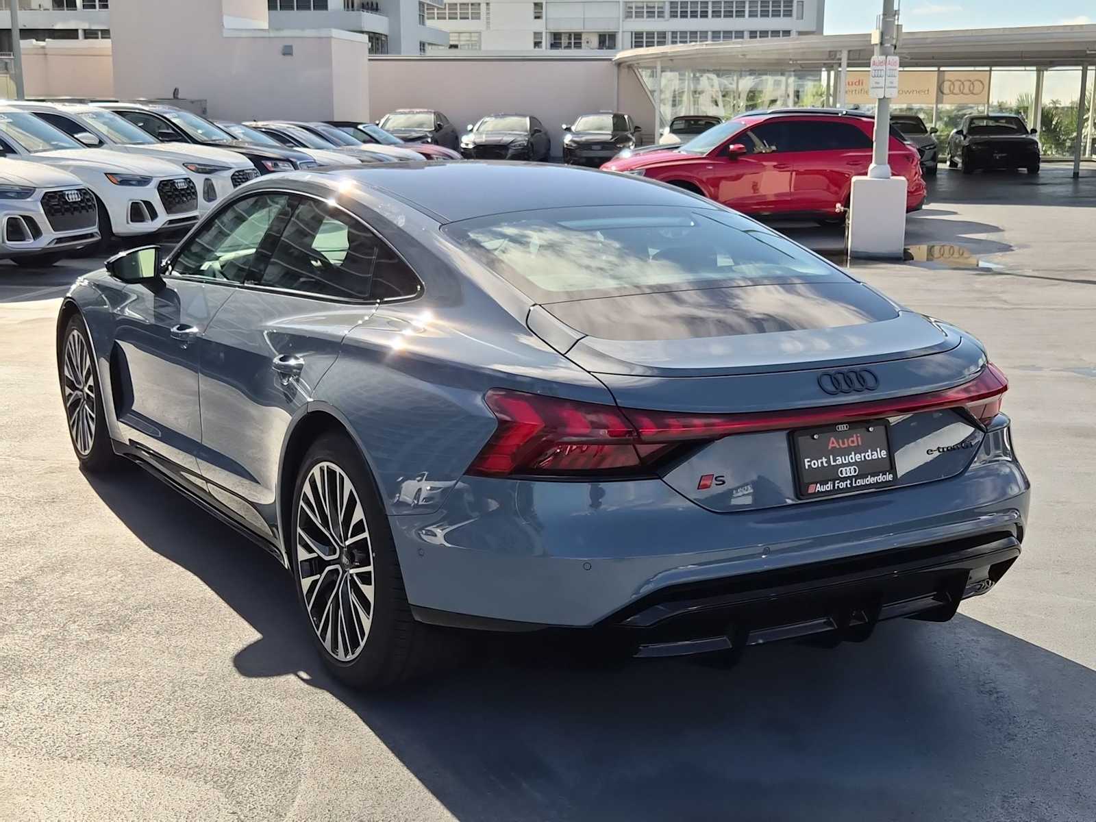 Thumbnail: 2026 Audi e-tron GT - 4