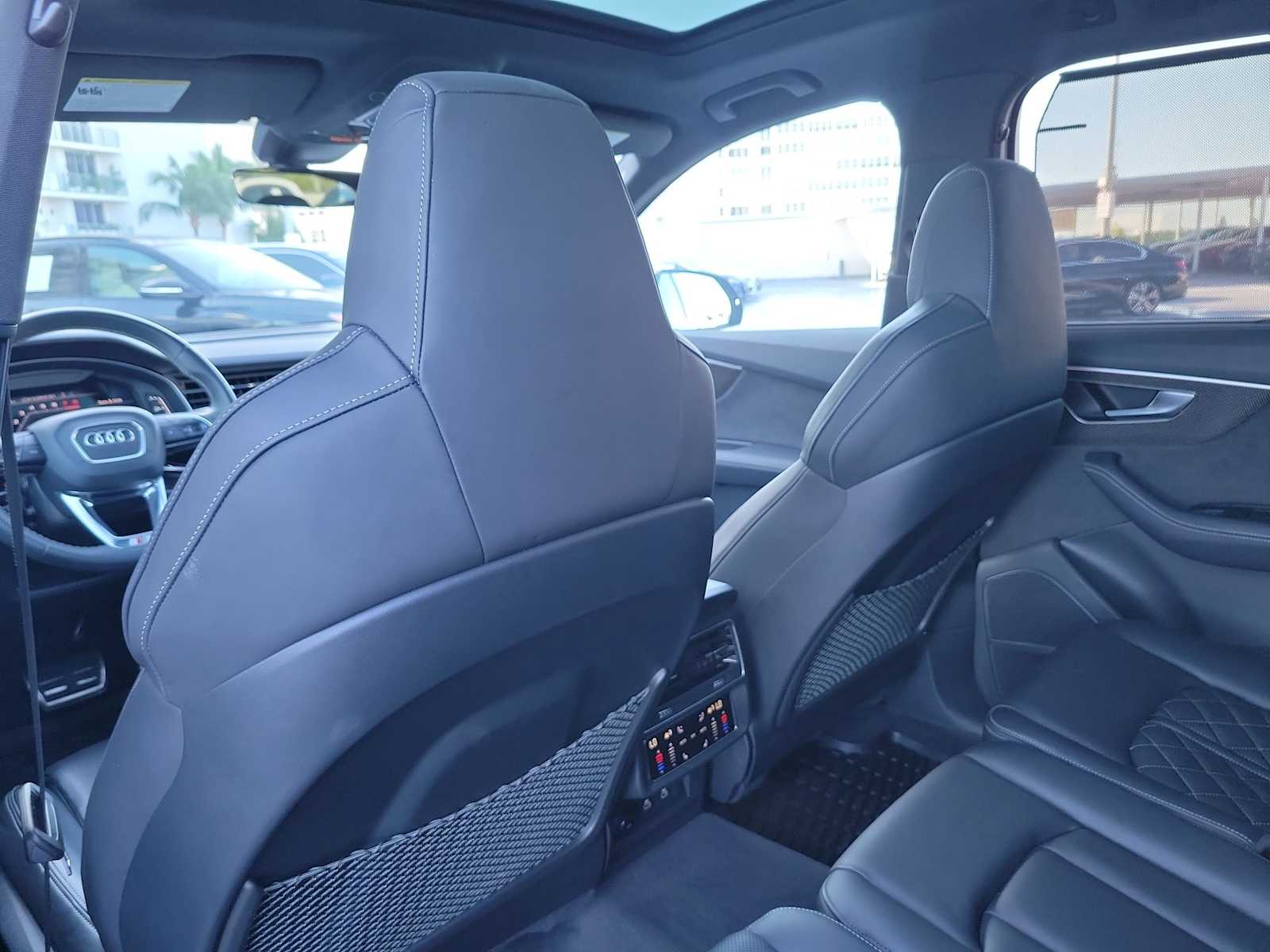 Thumbnail: 2023 Audi SQ7 - 17
