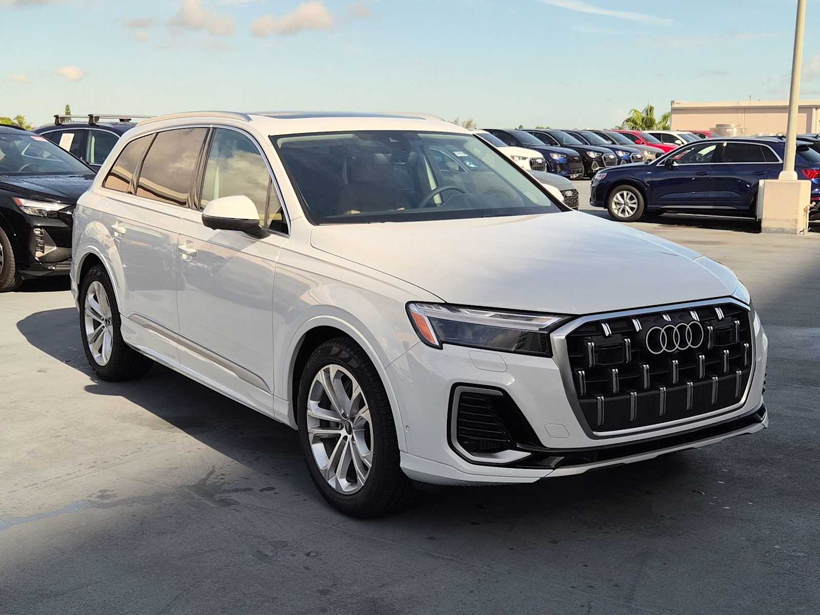 Thumbnail: 2026 Audi Q7 - 8