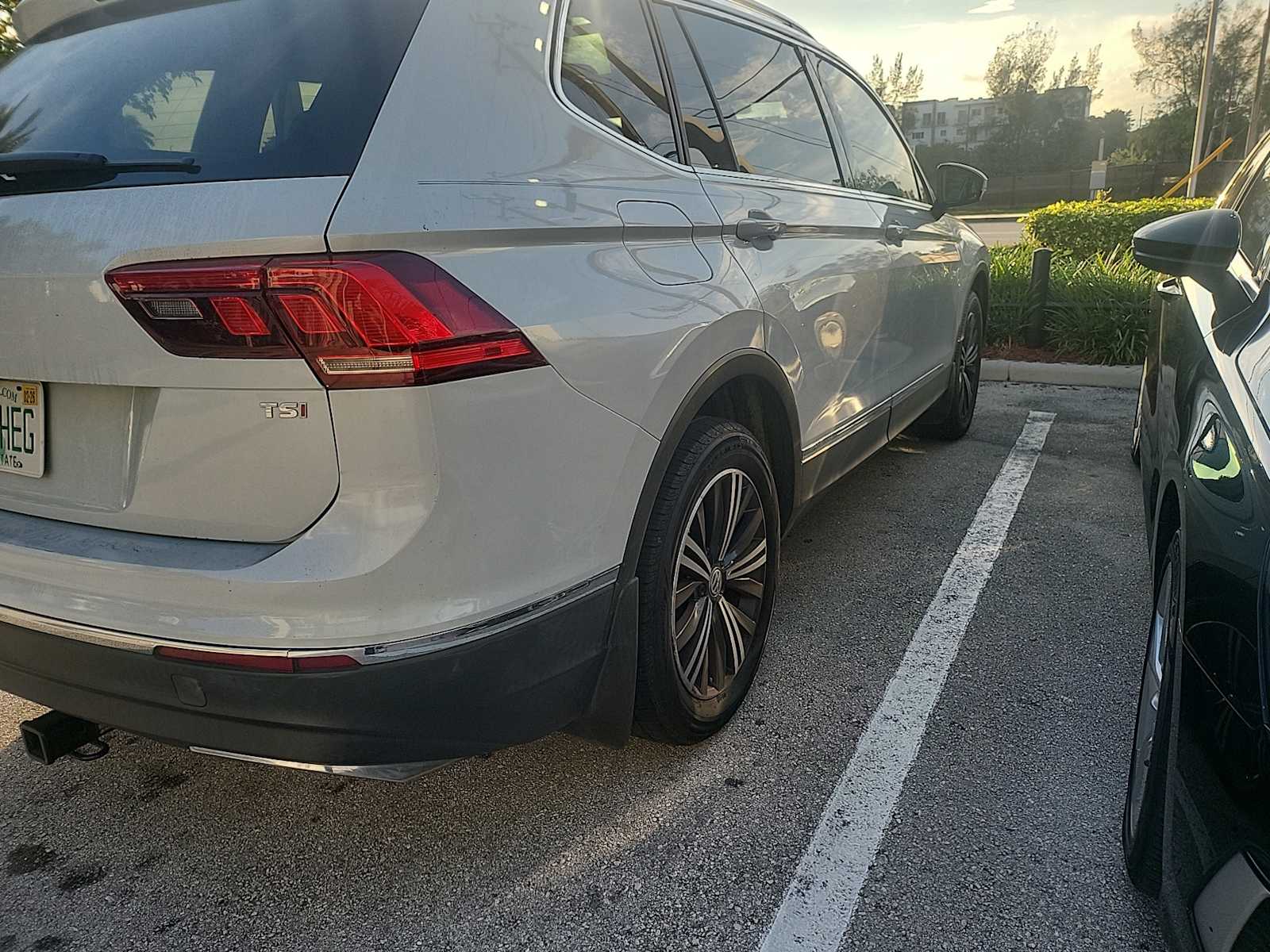 Thumbnail: 2018 Volkswagen Tiguan - 4