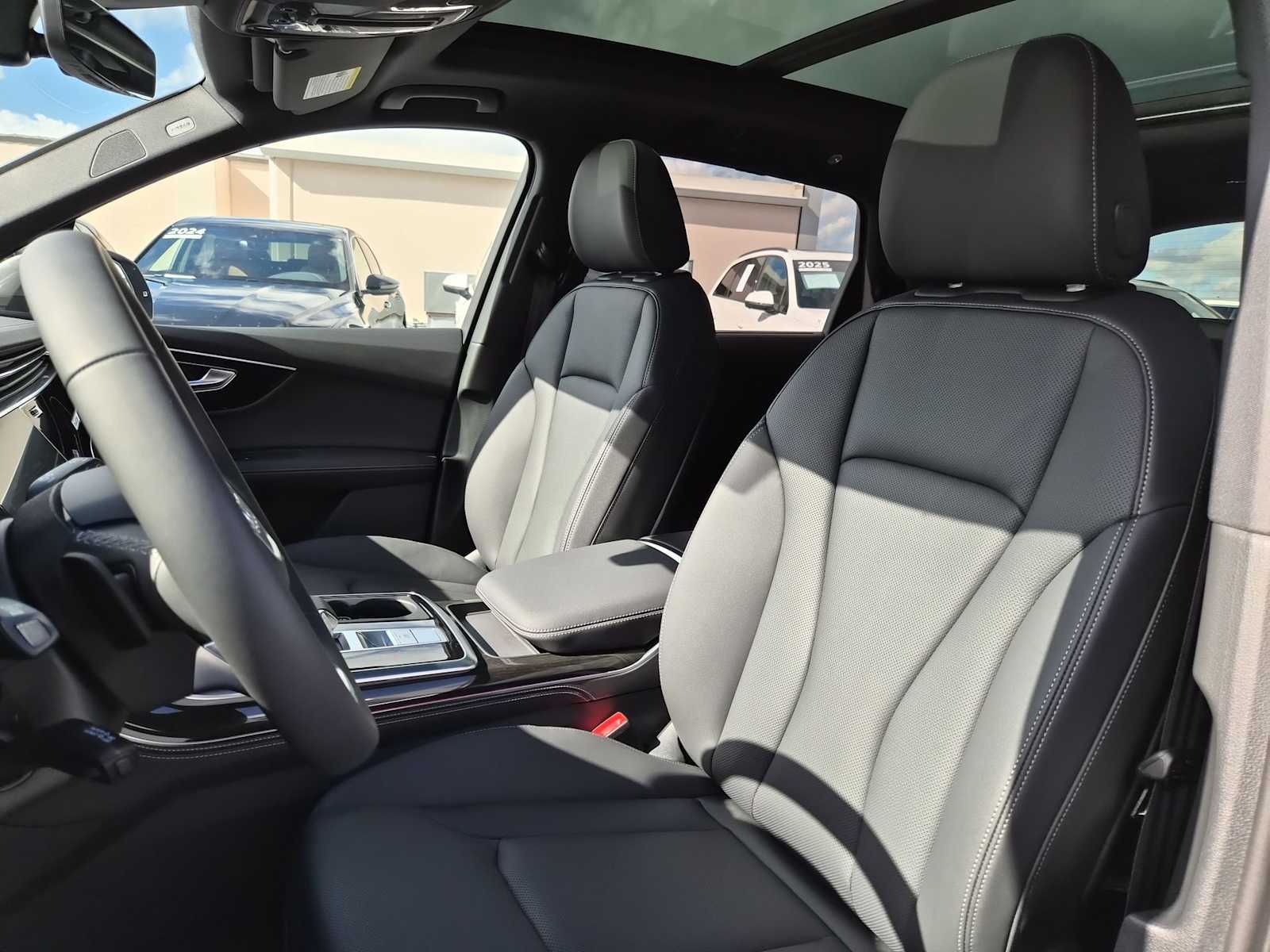 Thumbnail: 2026 Audi Q7 - 15