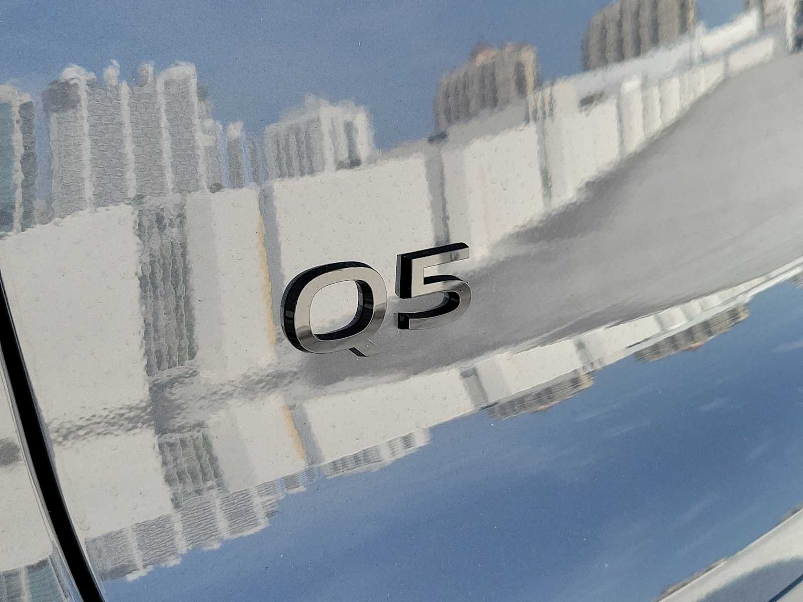 Thumbnail: 2025 Audi Q5 - 10