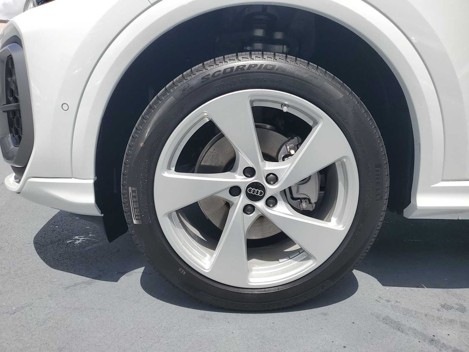 Thumbnail: 2025 Audi Q5 - 10