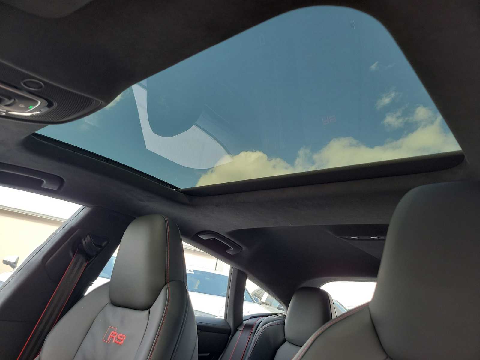 Thumbnail: 2026 Audi RS 7 - 18