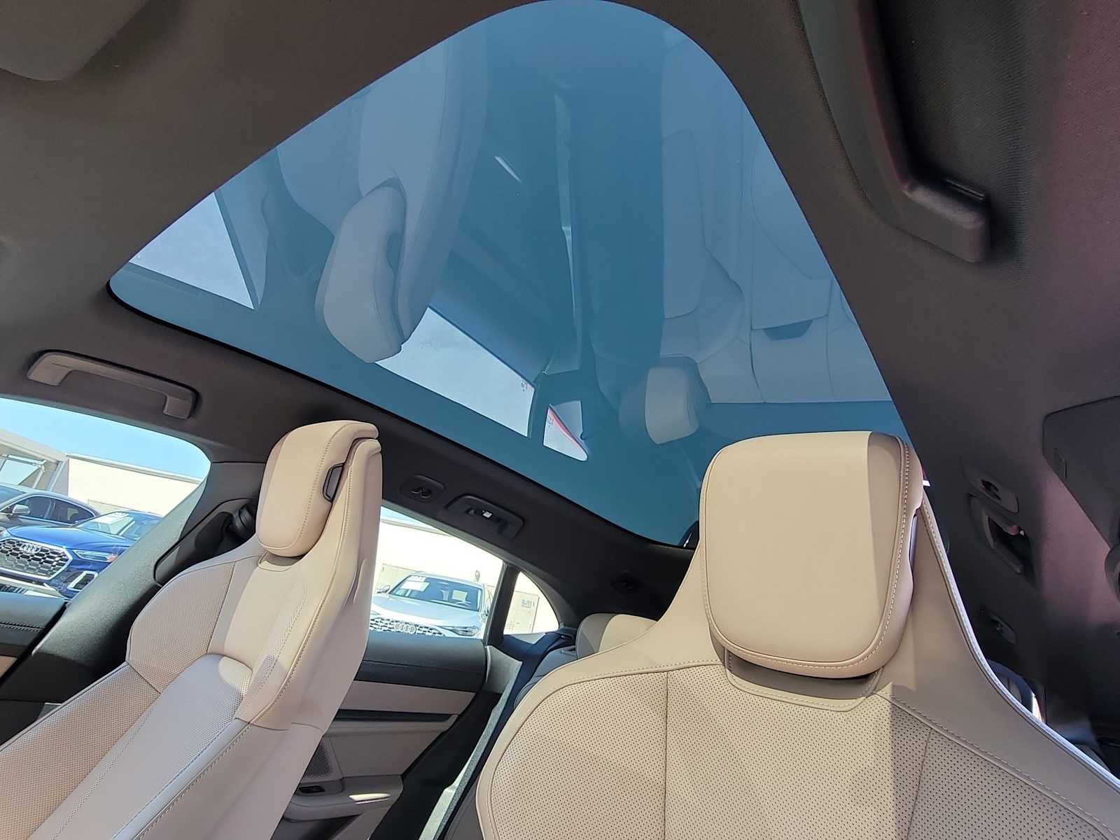 Thumbnail: 2021 Porsche Taycan - 17