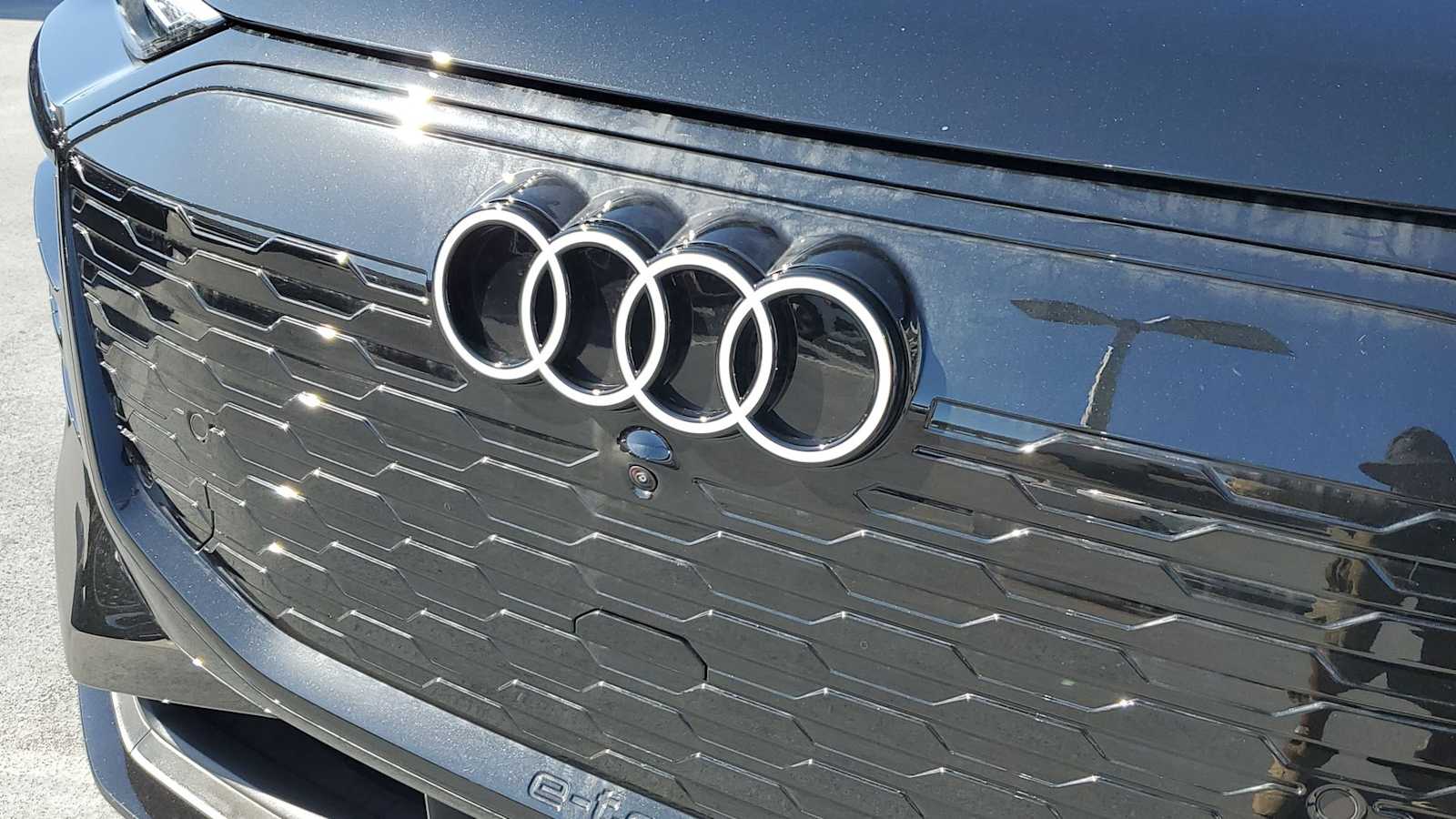Thumbnail: 2027 Audi Q6 e-tron - 11