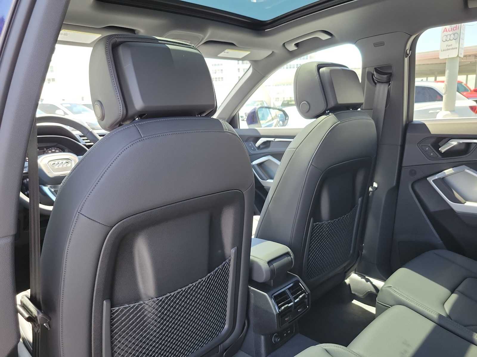 Thumbnail: 2025 Audi Q3 - 17