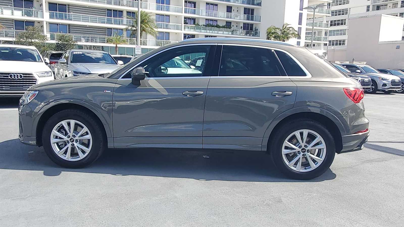 Thumbnail: 2025 Audi Q3 - 3