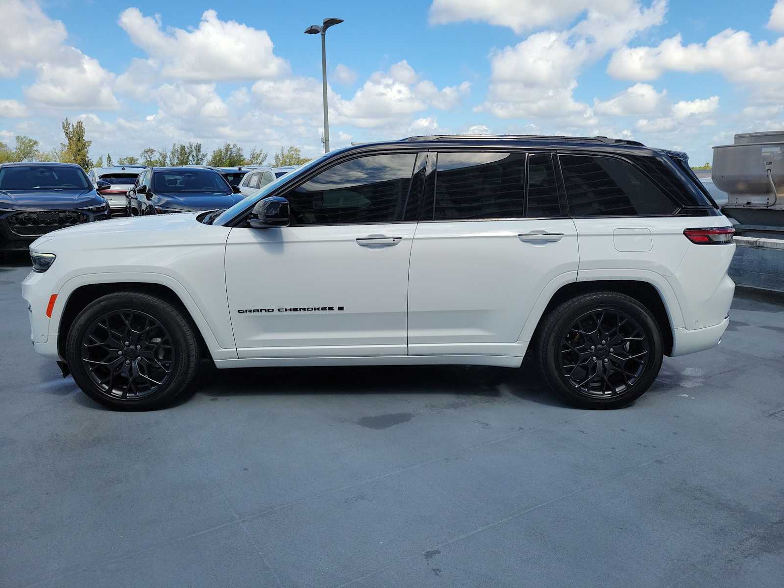 Thumbnail: 2024 Jeep Grand Cherokee - 3