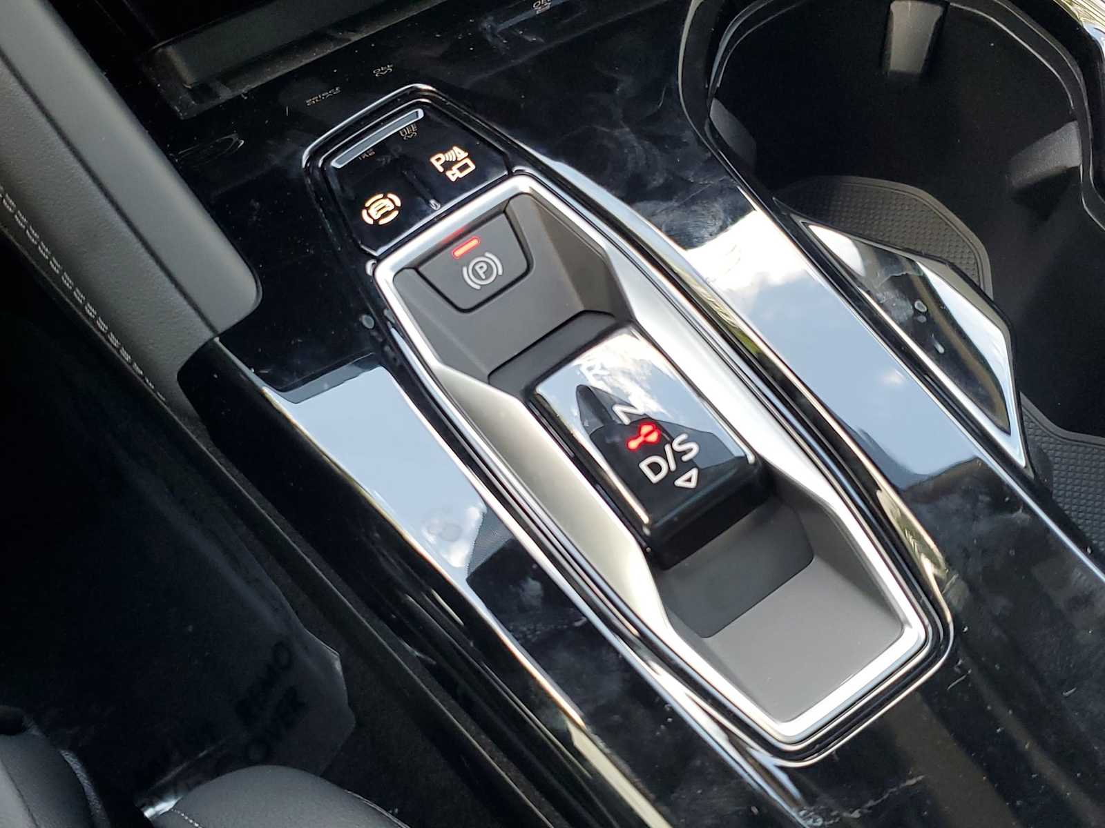 Thumbnail: 2025 Audi Q5 - 21