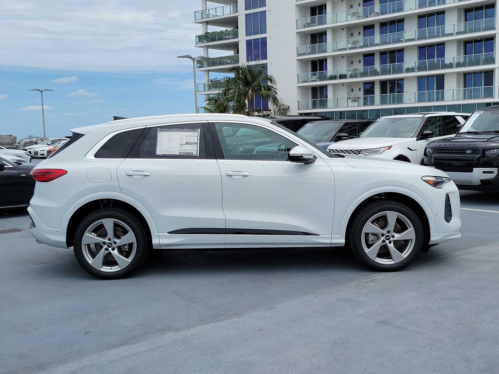 Thumbnail: 2026 Audi Q5 - 7