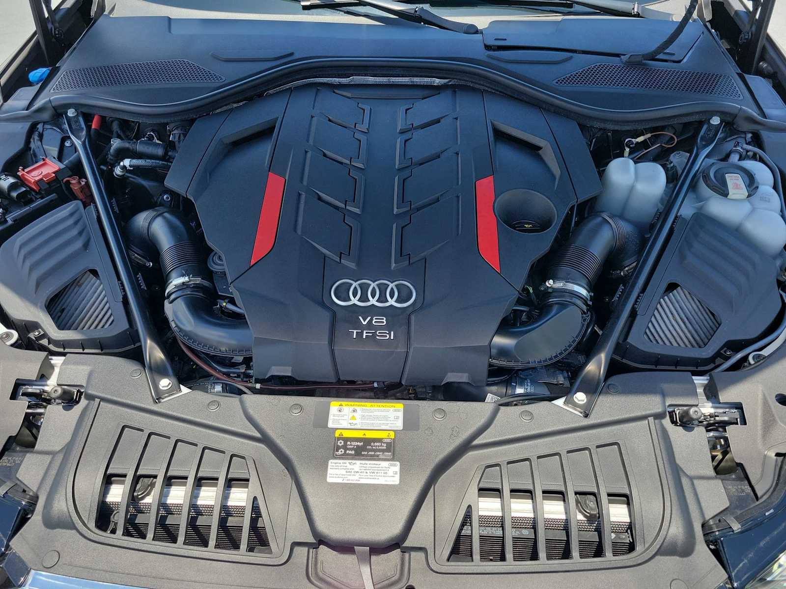 Thumbnail: 2023 Audi S8 - 14